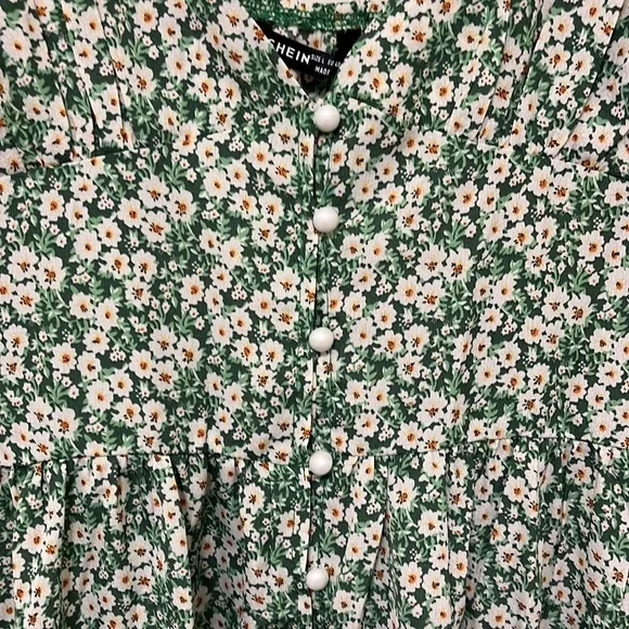 NWOT Green Floral Mini Dress With White Buttons. Size 8/10 - Picture 5 of 15